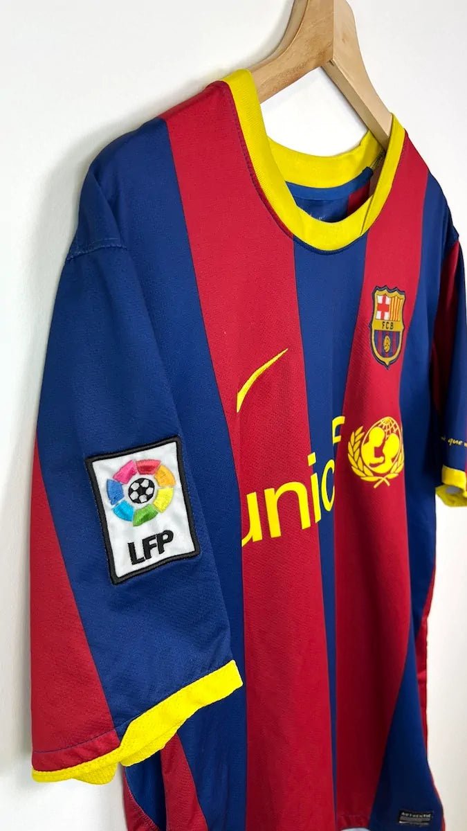2010/11 Barcelone Domicile - Messi 10 (XL) - Iconic Football Shop