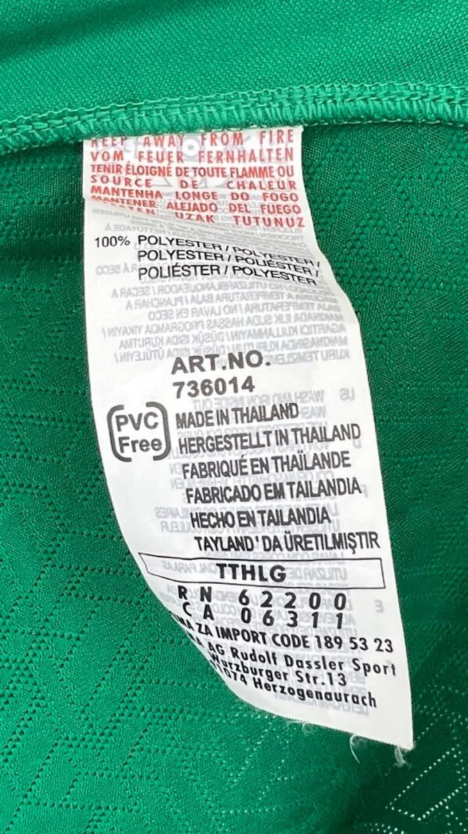 2010/11 Cameroun Domicile (L) - Iconic Football Shop