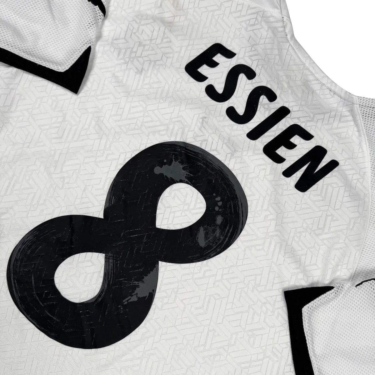 2010/11 Ghana Domicile - Essien 8 (L) - Iconic Football Shop