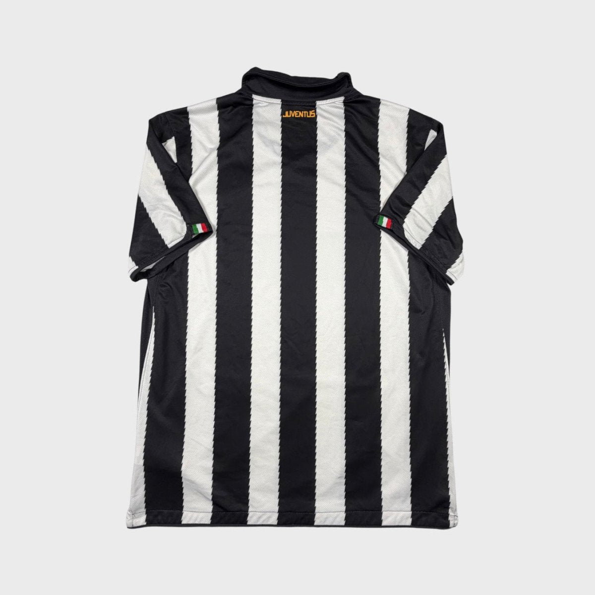 2010/11 Juventus Domicile (L) - Iconic Football Shop