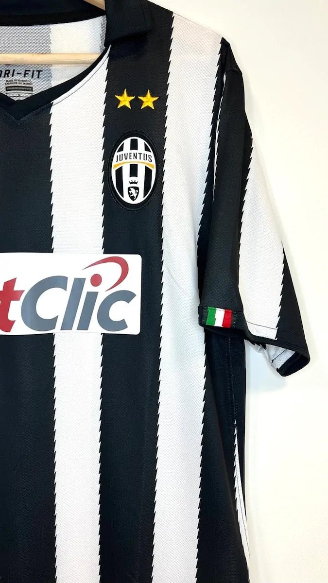 2010/11 Juventus Domicile (L) - Iconic Football Shop