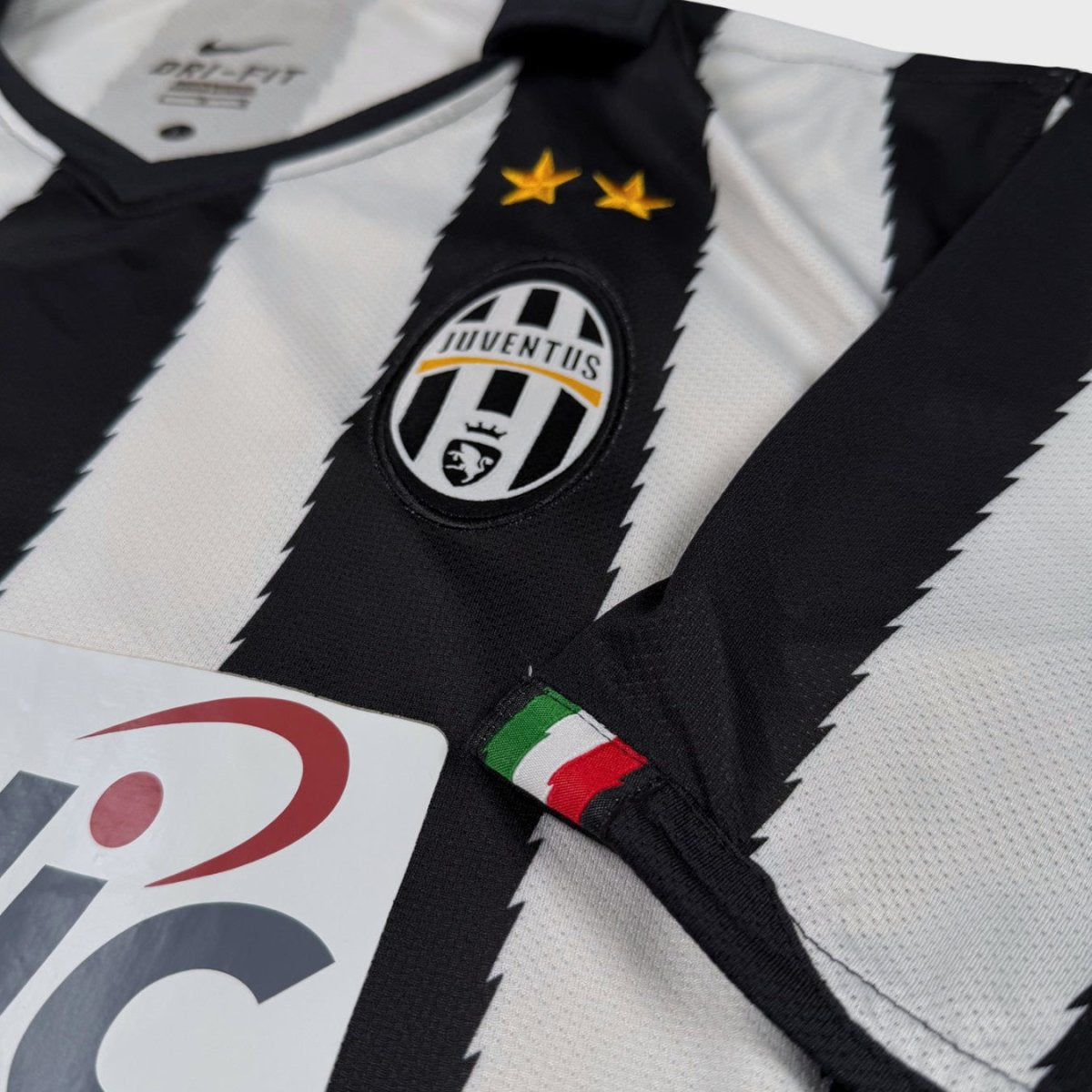 2010/11 Juventus Domicile (L) - Iconic Football Shop