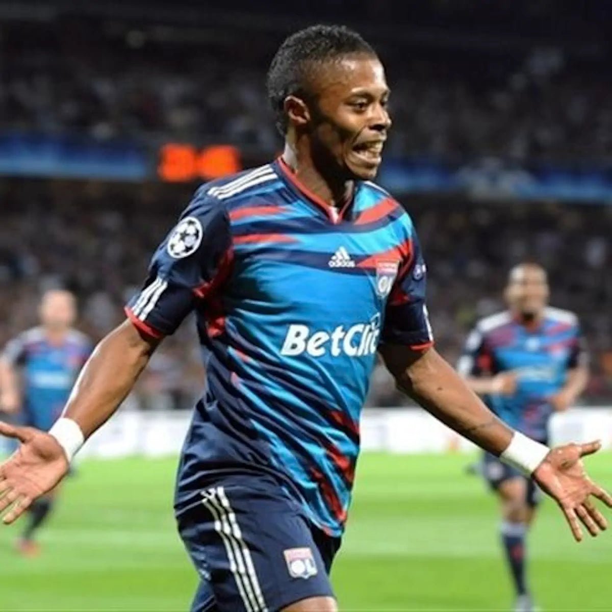 2010/11 Lyon Third - M.Bastos 11 (L) - Iconic Football Shop