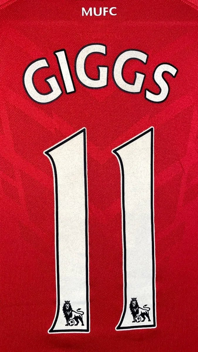 2010/11 Manchester United Domicile - Giggs 11 (L) - Iconic Football Shop