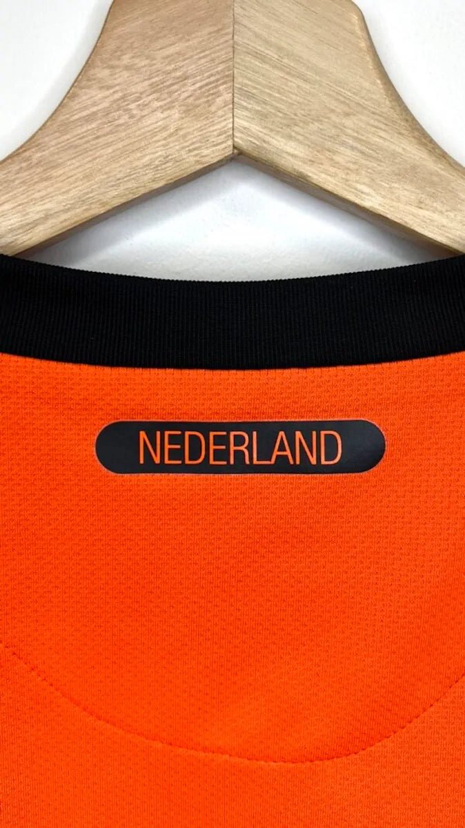 2010/11 Pays - Bas Domicile (S) - Iconic Football Shop