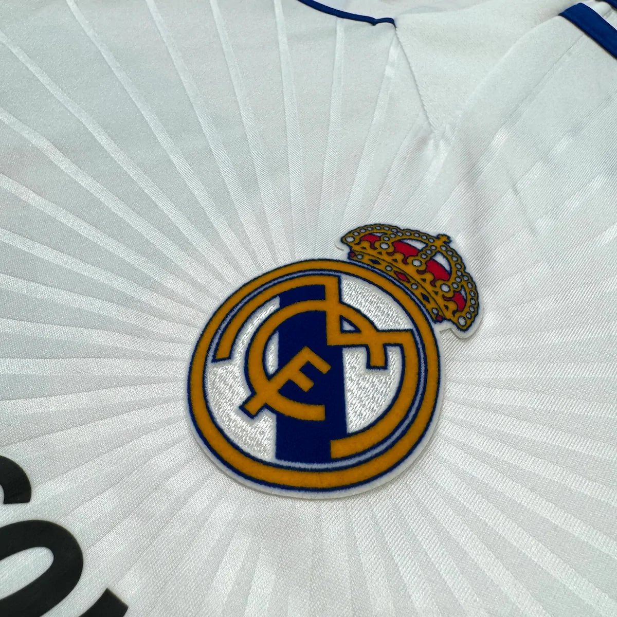 2010/11 Real Madrid Domicile - Benzema 9 (M) - Iconic Football Shop