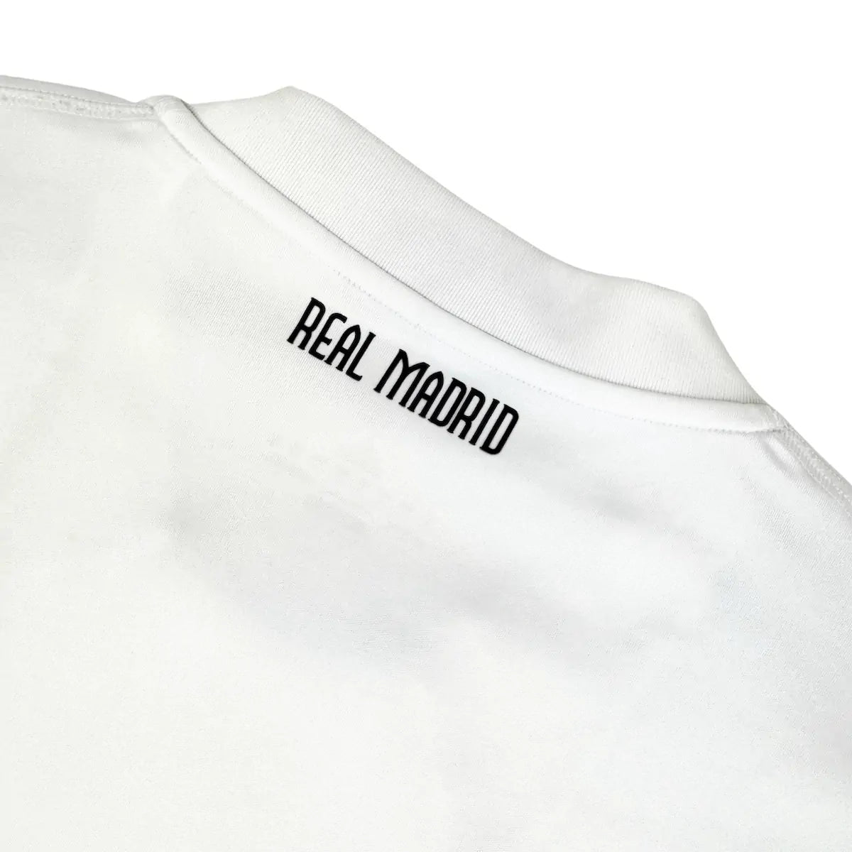 2010/11 Real Madrid Domicile (L) - Iconic Football Shop