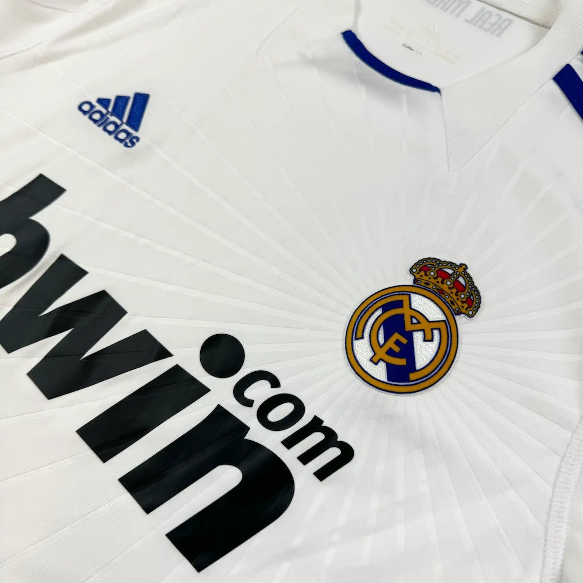 2010/11 Real Madrid Domicile (S) - Iconic Football Shop