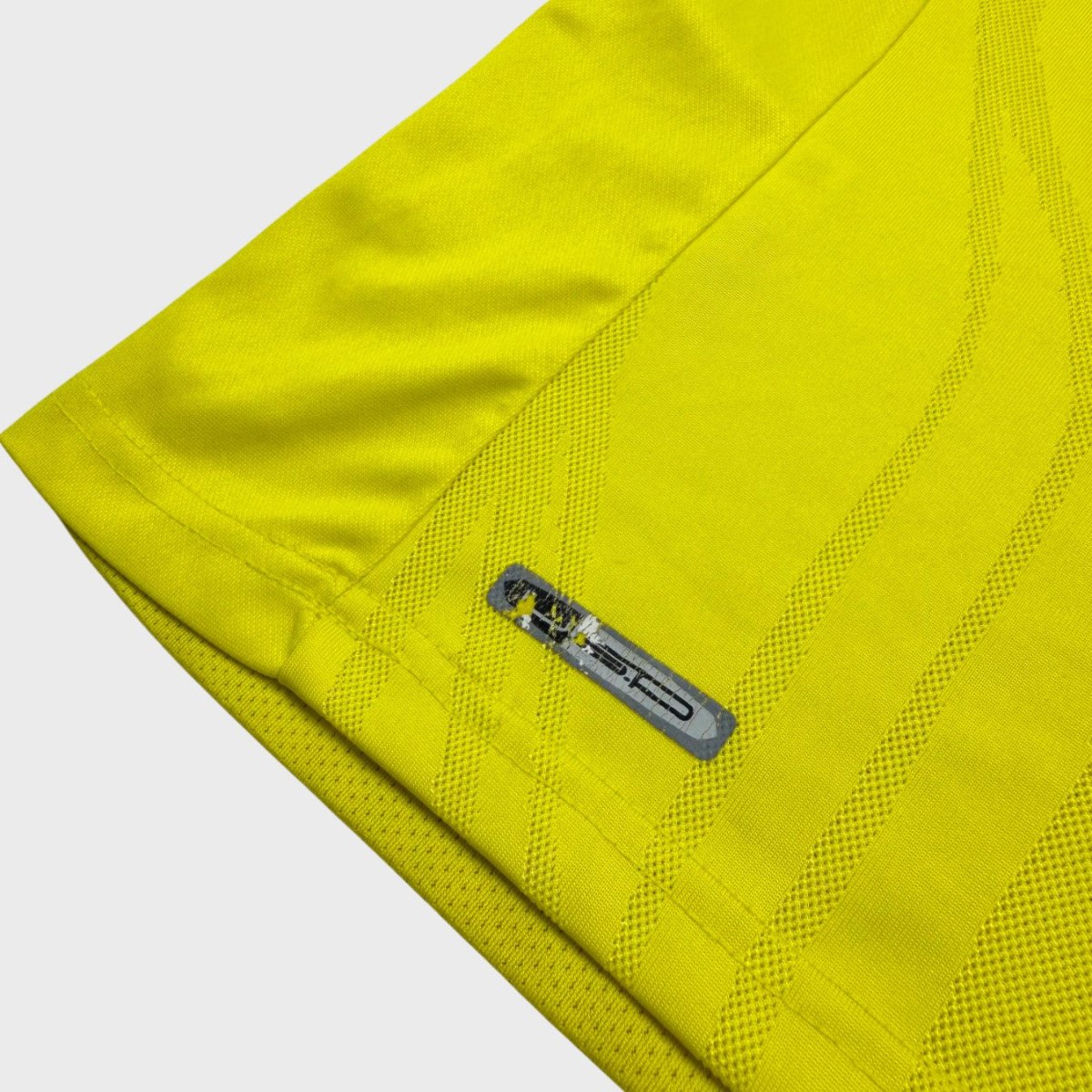 2010/11 Villarreal Domicile (12a) - Iconic Football Shop