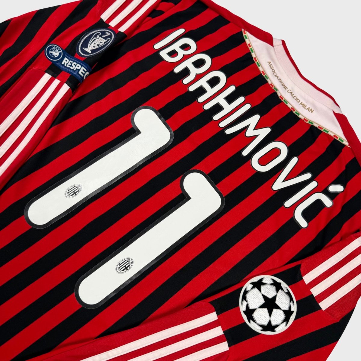 2011/12 AC Milan Domicile - Ibrahimovic 11 (XL) - Iconic Football Shop