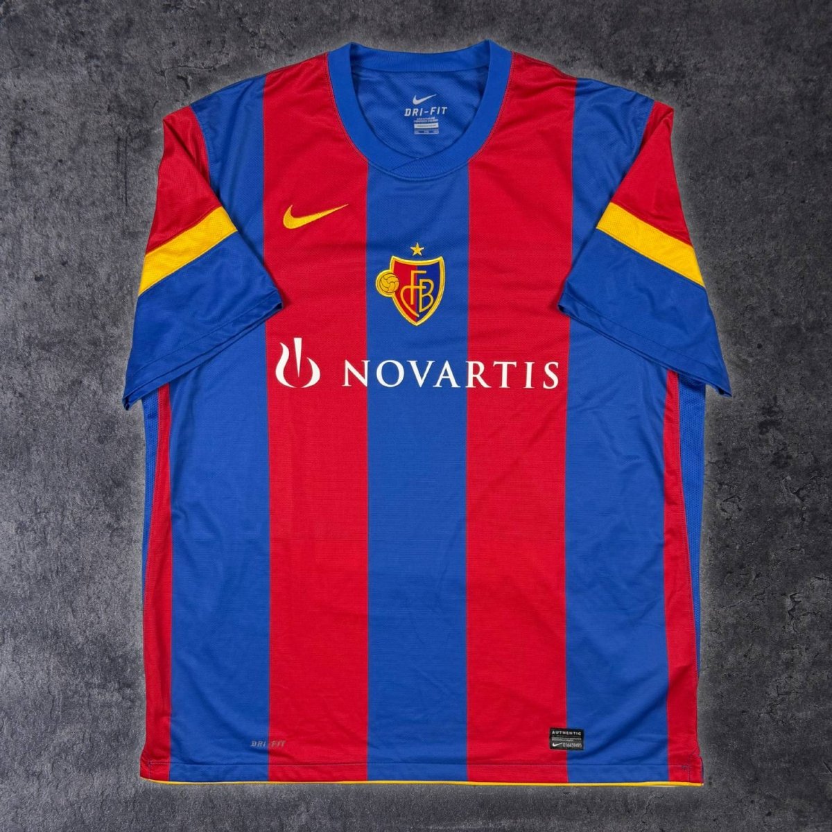 2011/12 FC Bâle Domicile (2XL) - Iconic Football Shop