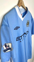 2011/12 Manchester City Domicile - Kun Agüero 16 (XL) - Iconic Football Shop