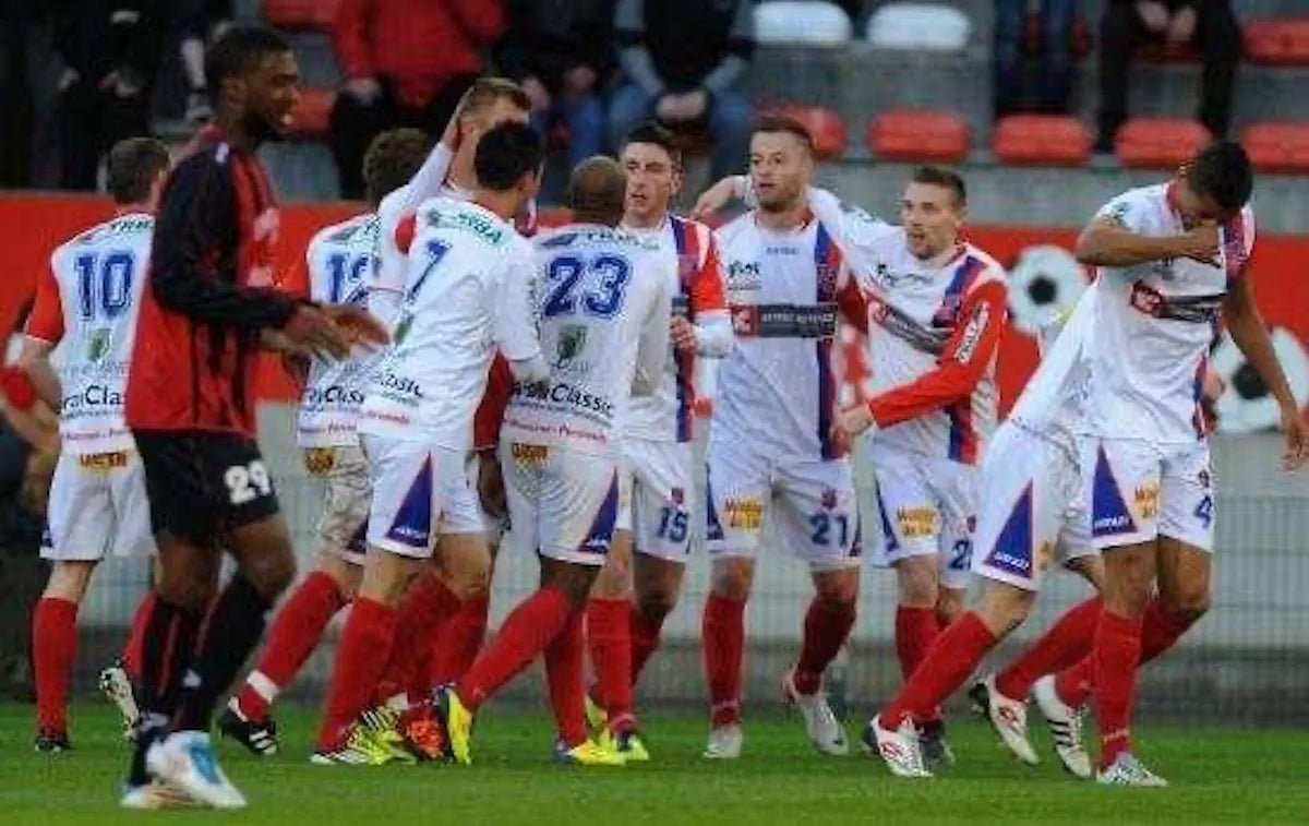 2011/12 Mouscron Domicile - 14 (XL) - Iconic Football Shop