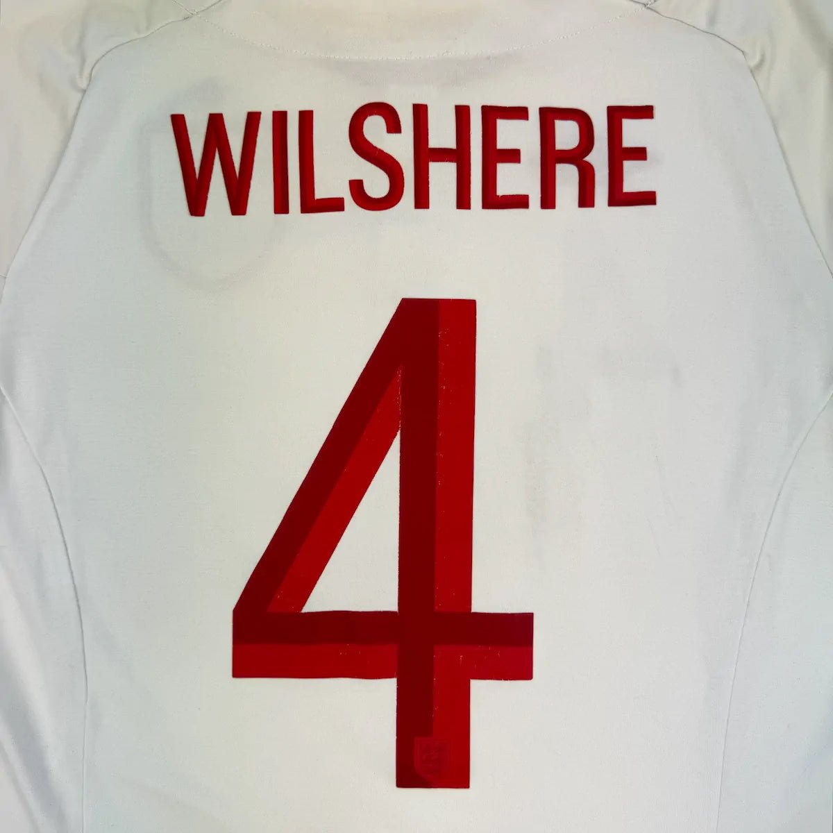 2012/13 Angleterre Domicile - Wilshere 4 (M) - Iconic Football Shop