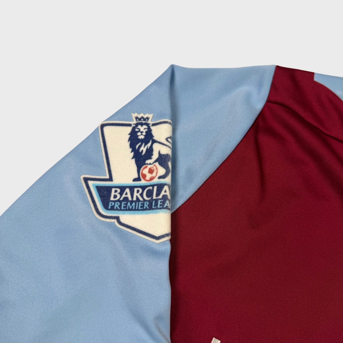 2012/13 Aston Villa Domicile - Benteke 20 (M) - Iconic Football Shop