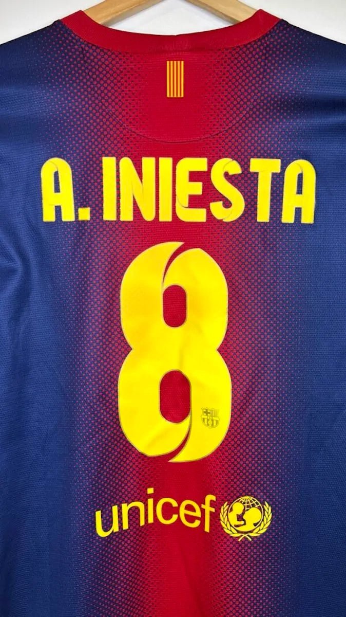 2012/13 Barcelone Domicile - A.Iniesta 8 (XL) - Iconic Football Shop