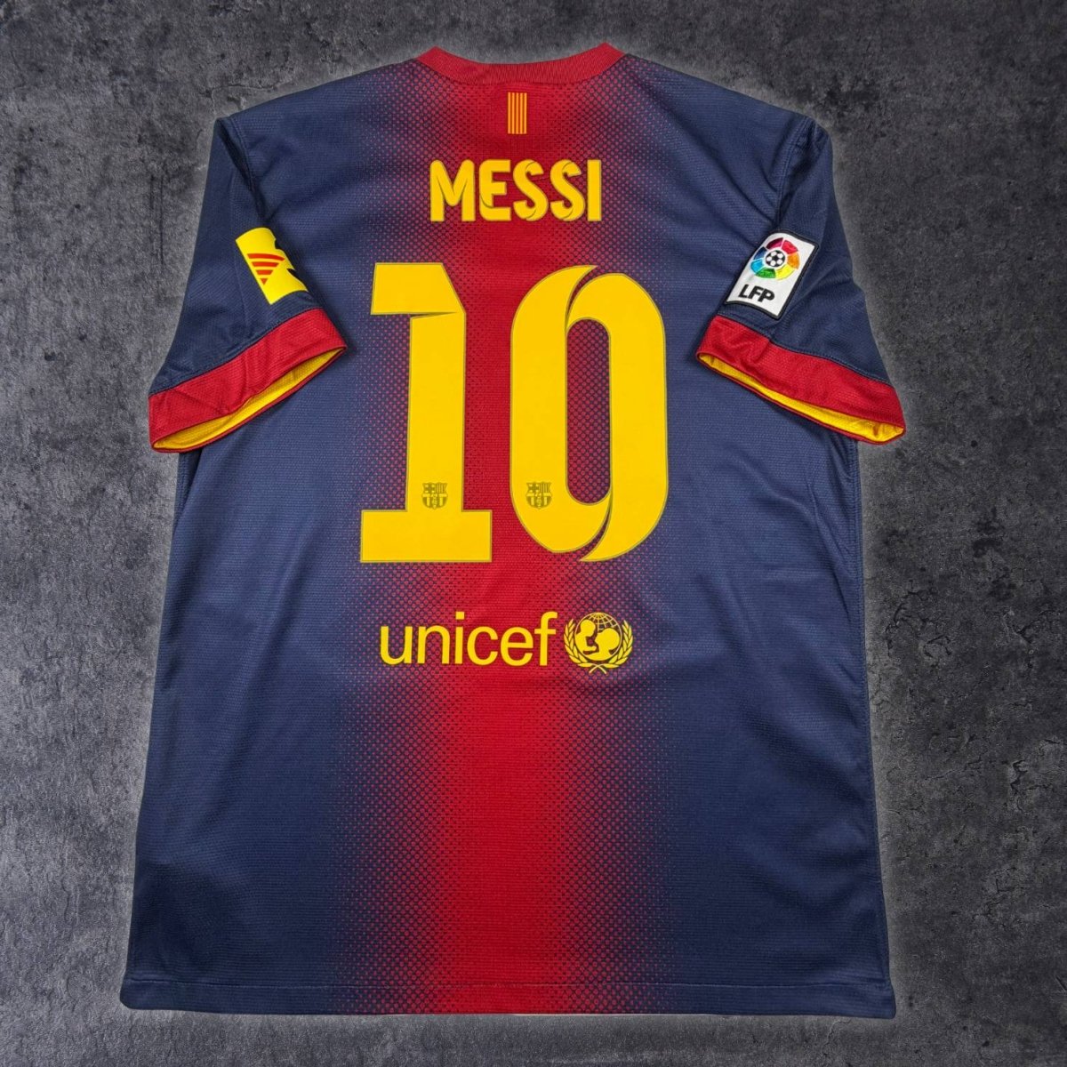 2012/13 Barcelone Domicile - Messi 10 (L) - Iconic Football Shop