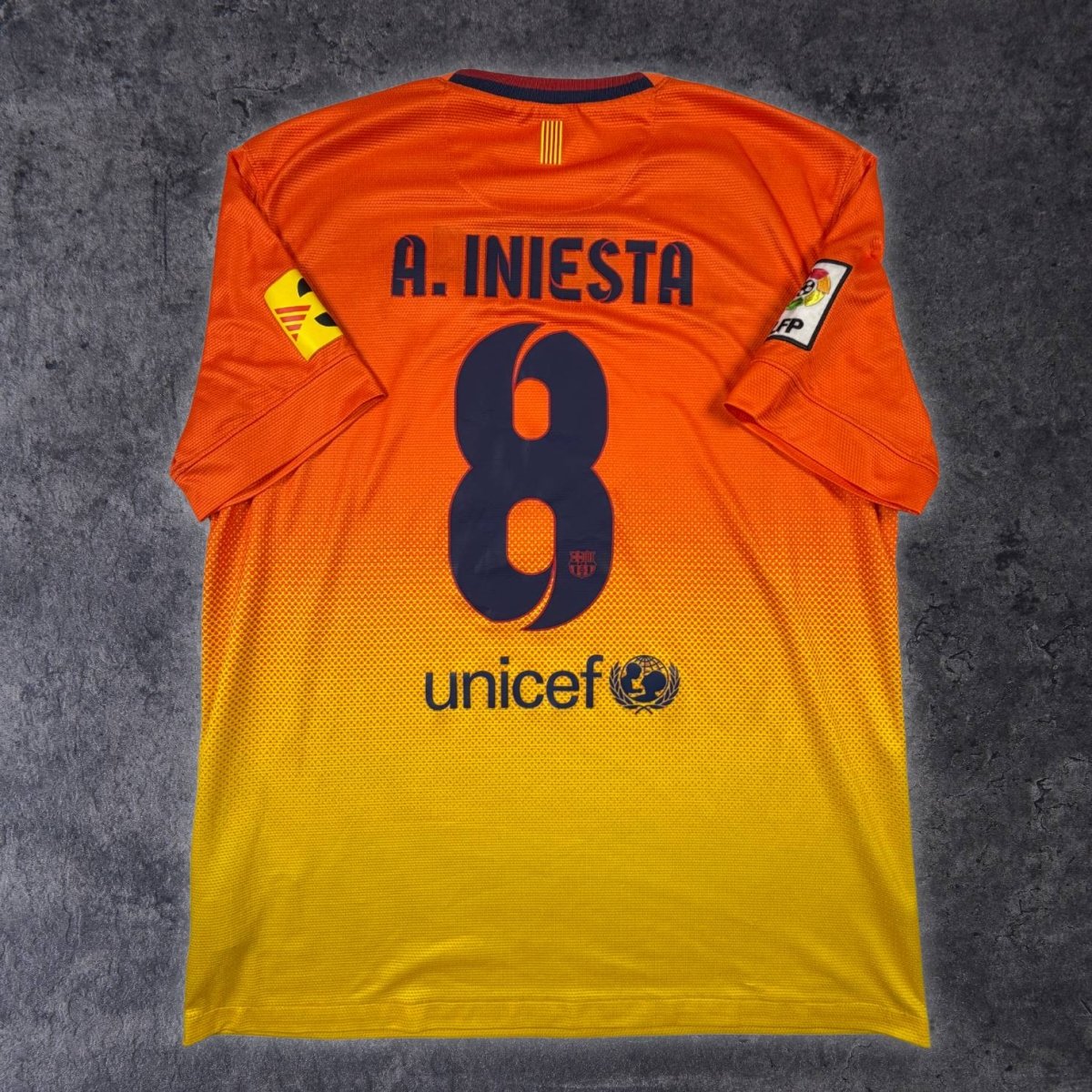 2012/13 Barcelone Extérieur - Iniesta 8 (L) - Iconic Football Shop