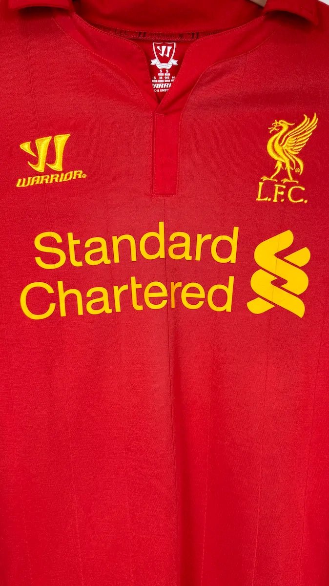 2012/13 Liverpool Domicile - Suarez 7 (S) - Iconic Football Shop