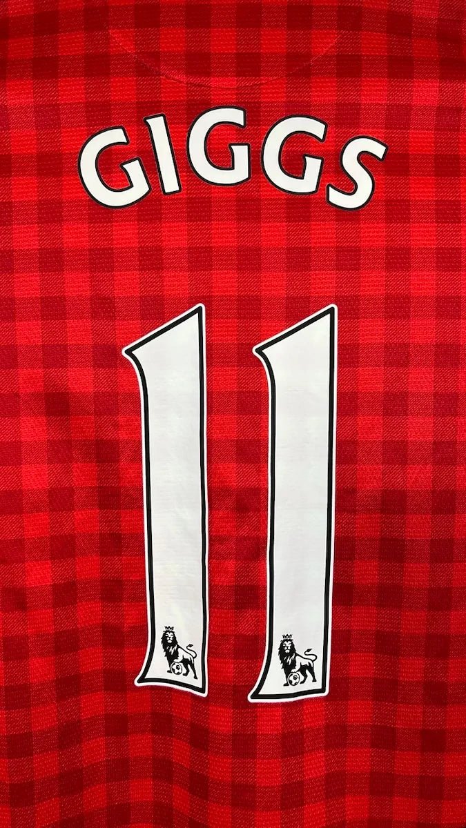2012/13 Manchester United Domicile - Giggs 11 (S) - Iconic Football Shop