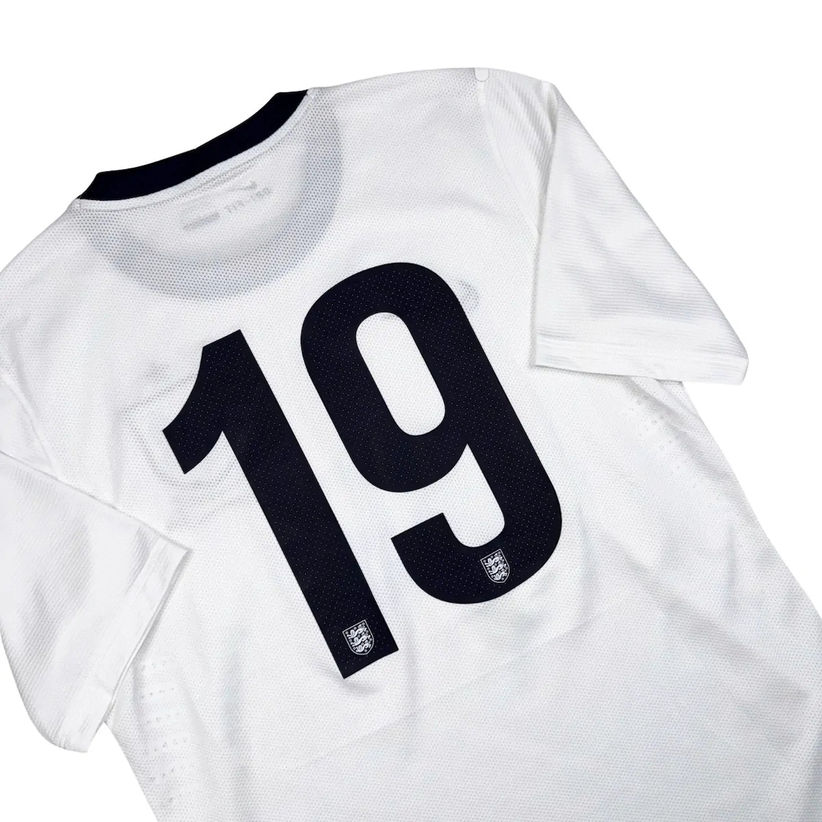 2013/14 Angleterre Domicile - 19 *PRÉPARÉ / PORTÉ* (L) - Iconic Football Shop