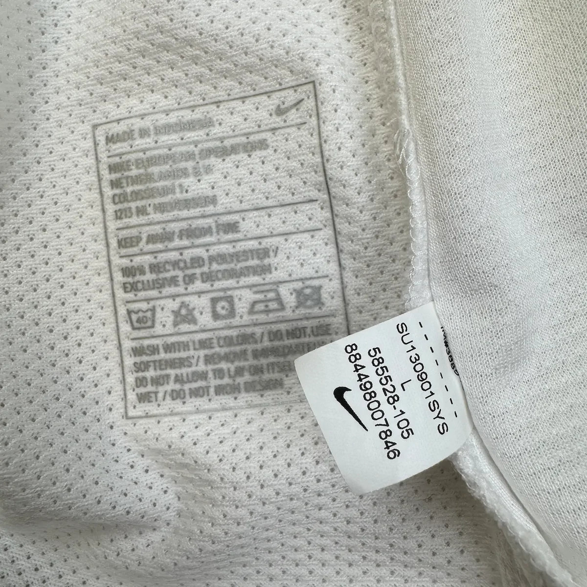 2013/14 Angleterre Domicile - 19 *PRÉPARÉ / PORTÉ* (L) - Iconic Football Shop