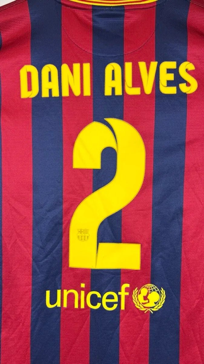 2013/14 Barcelone Domicile - Dani Alves 2 (L) - Iconic Football Shop