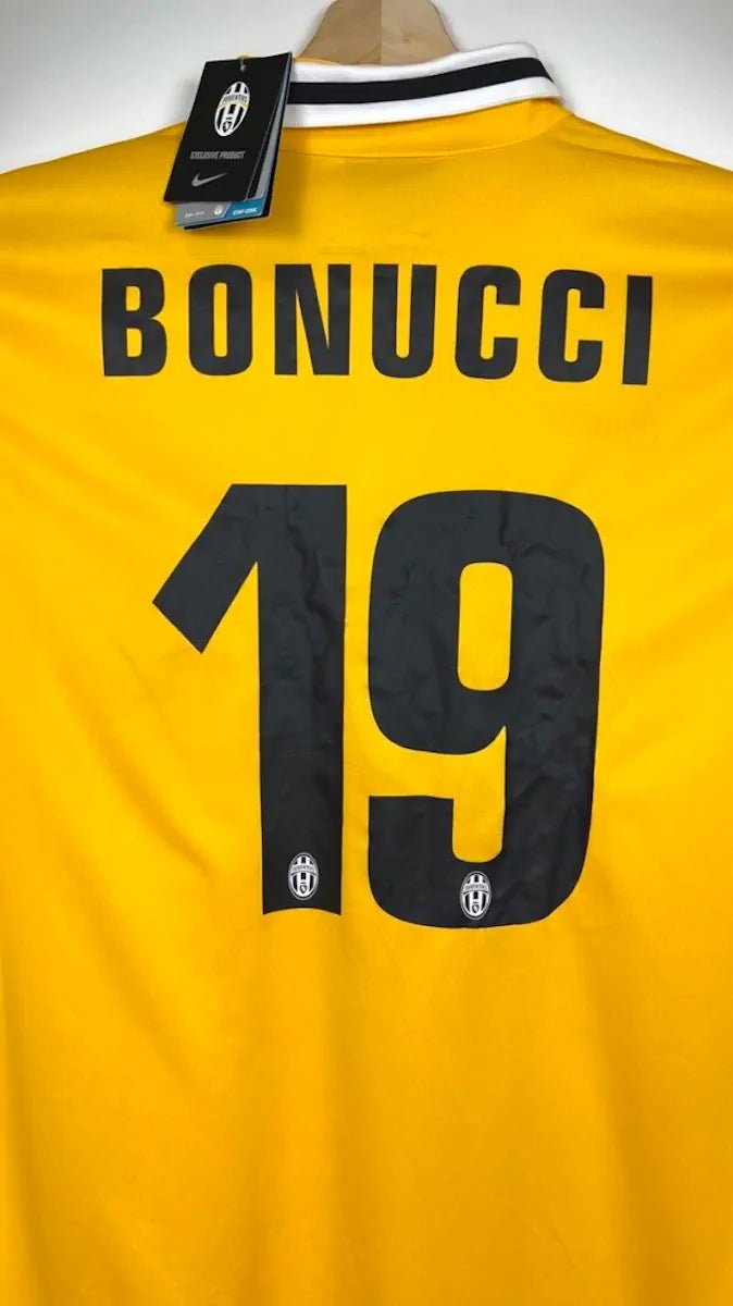 2013/14 Juventus Extérieur - Bonucci 19 (2XL) - Iconic Football Shop