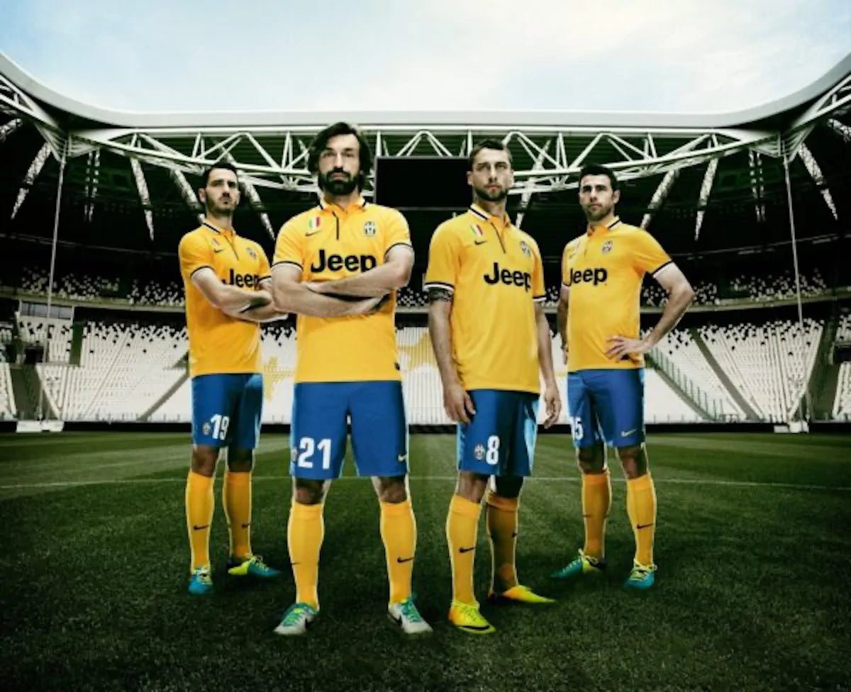 2013/14 Juventus Extérieur (S) - Iconic Football Shop