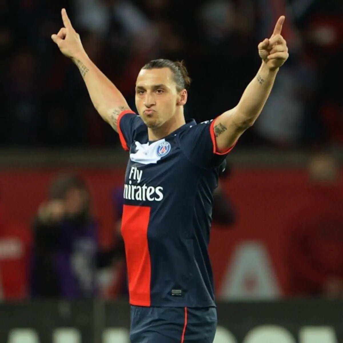 2013/14 PSG Domicile - Ibrahimović 10 (M) - Iconic Football Shop