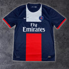 2013/14 PSG Domicile (L) - Iconic Football Shop
