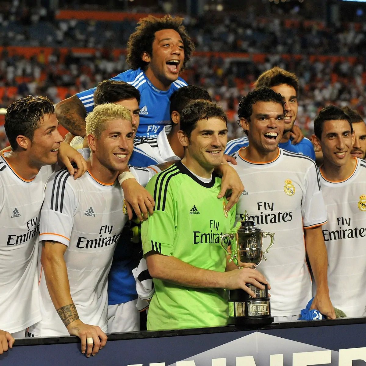 2013/14 Real Madrid Domicile (S) - Iconic Football Shop