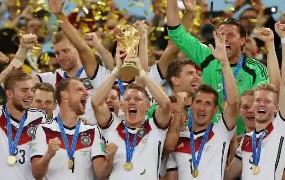 2014/15 Allemagne Domicile (L) - Iconic Football Shop