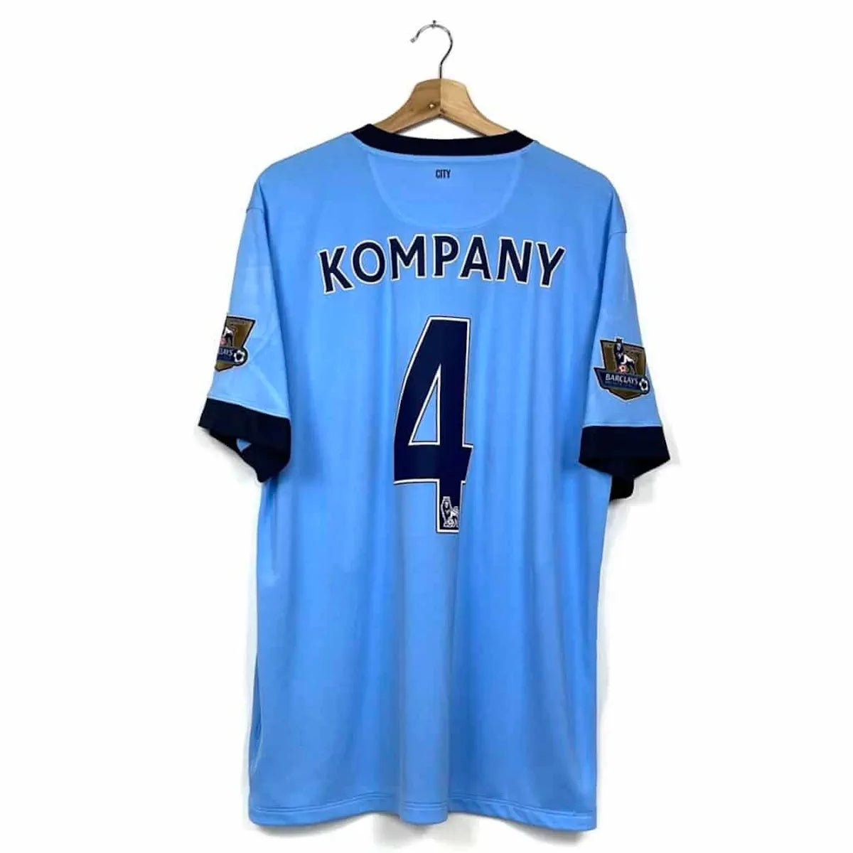 2014/15 Manchester City Domicile - Kompany 4 (XL) - Iconic Football Shop