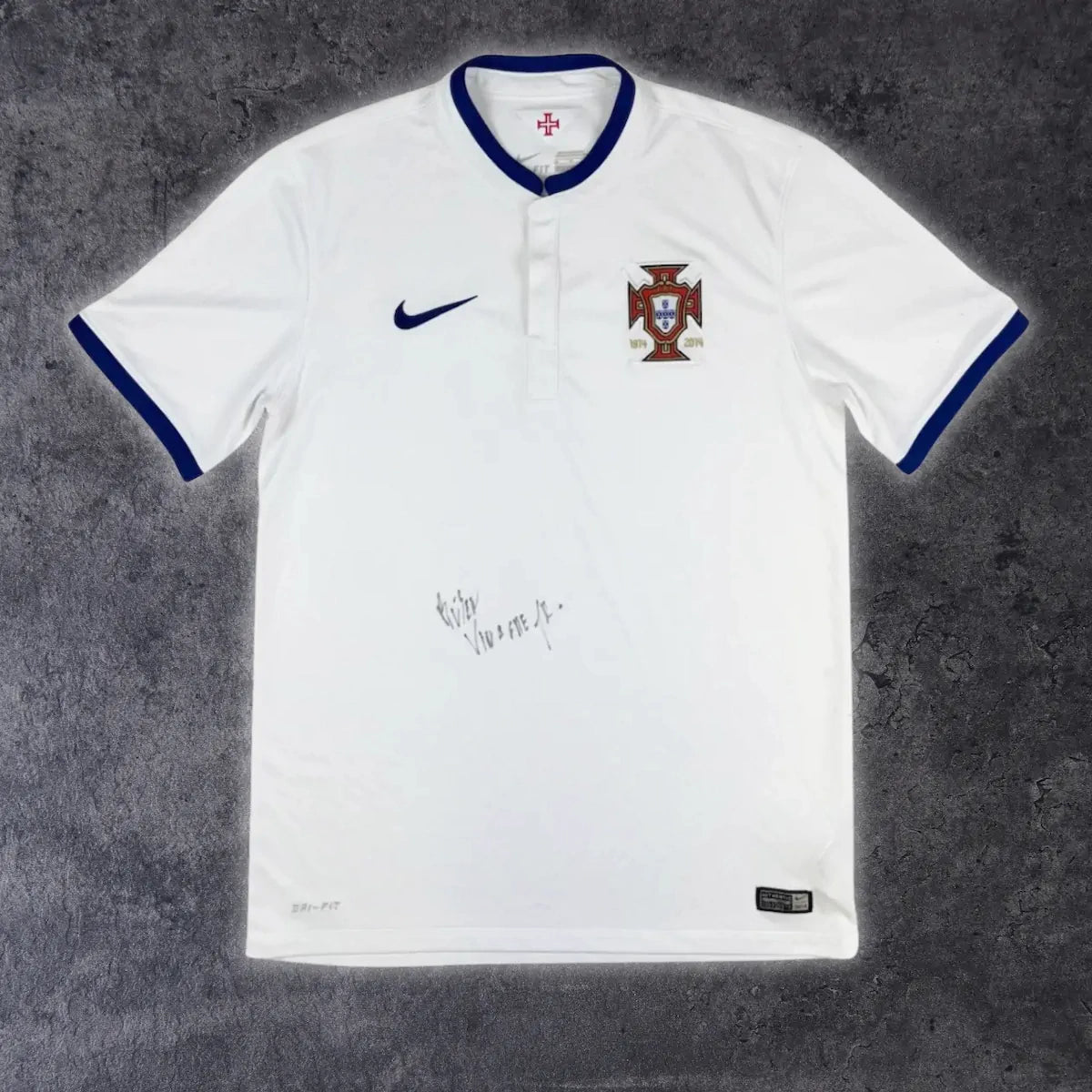 2014/15 Portugal Extérieur *SIGNÉ VINAGRE* (M) - Iconic Football Shop