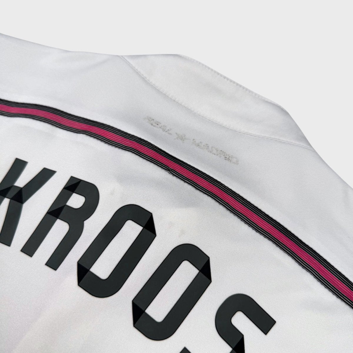 2014/15 Real Madrid Domicile - Kroos 8 (S) - Iconic Football Shop