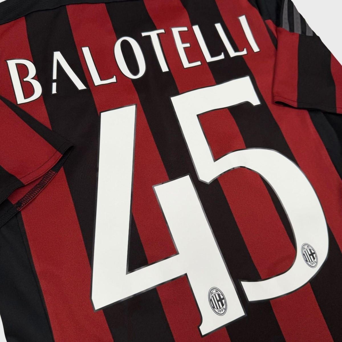 2015/16 AC Milan Domicile - Balotelli 45 (S) - Iconic Football Shop