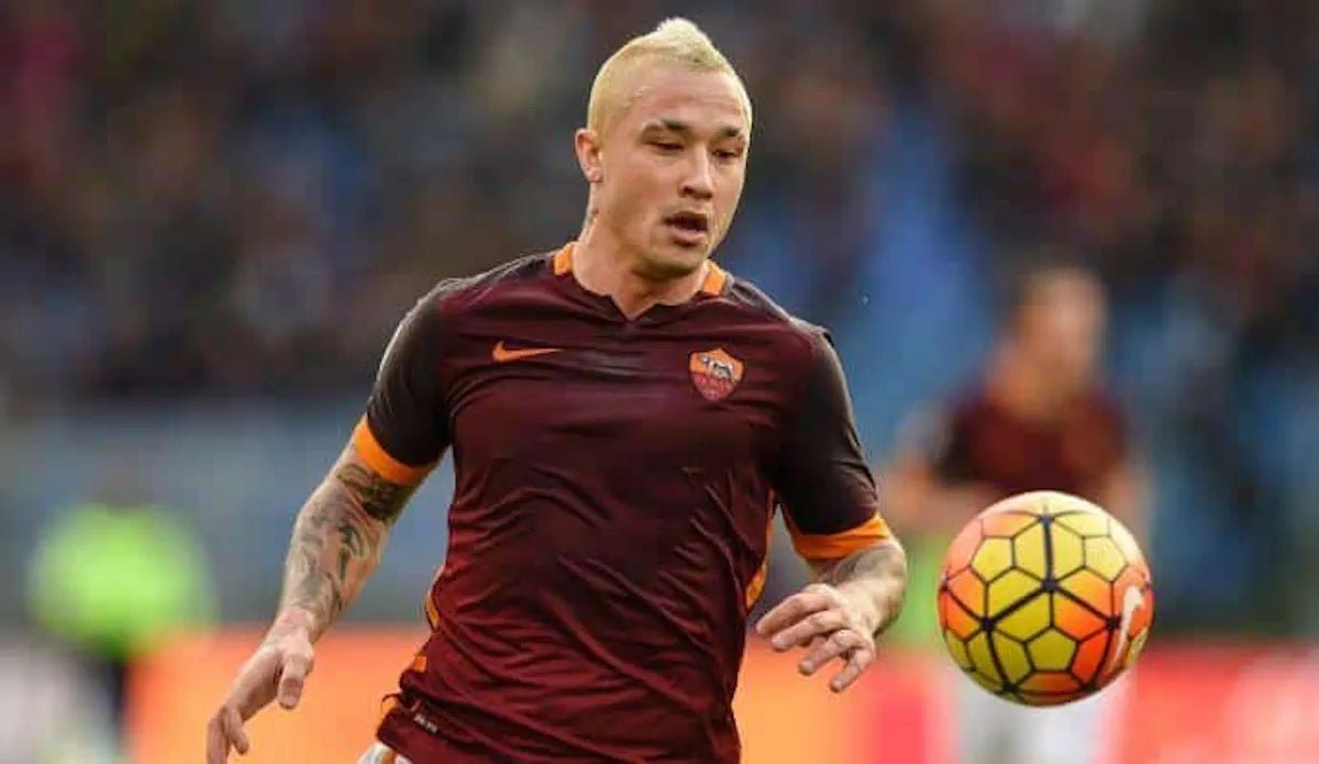 2015/16 AS Roma Domicile - Nainggolan 4 (L) - Iconic Football Shop