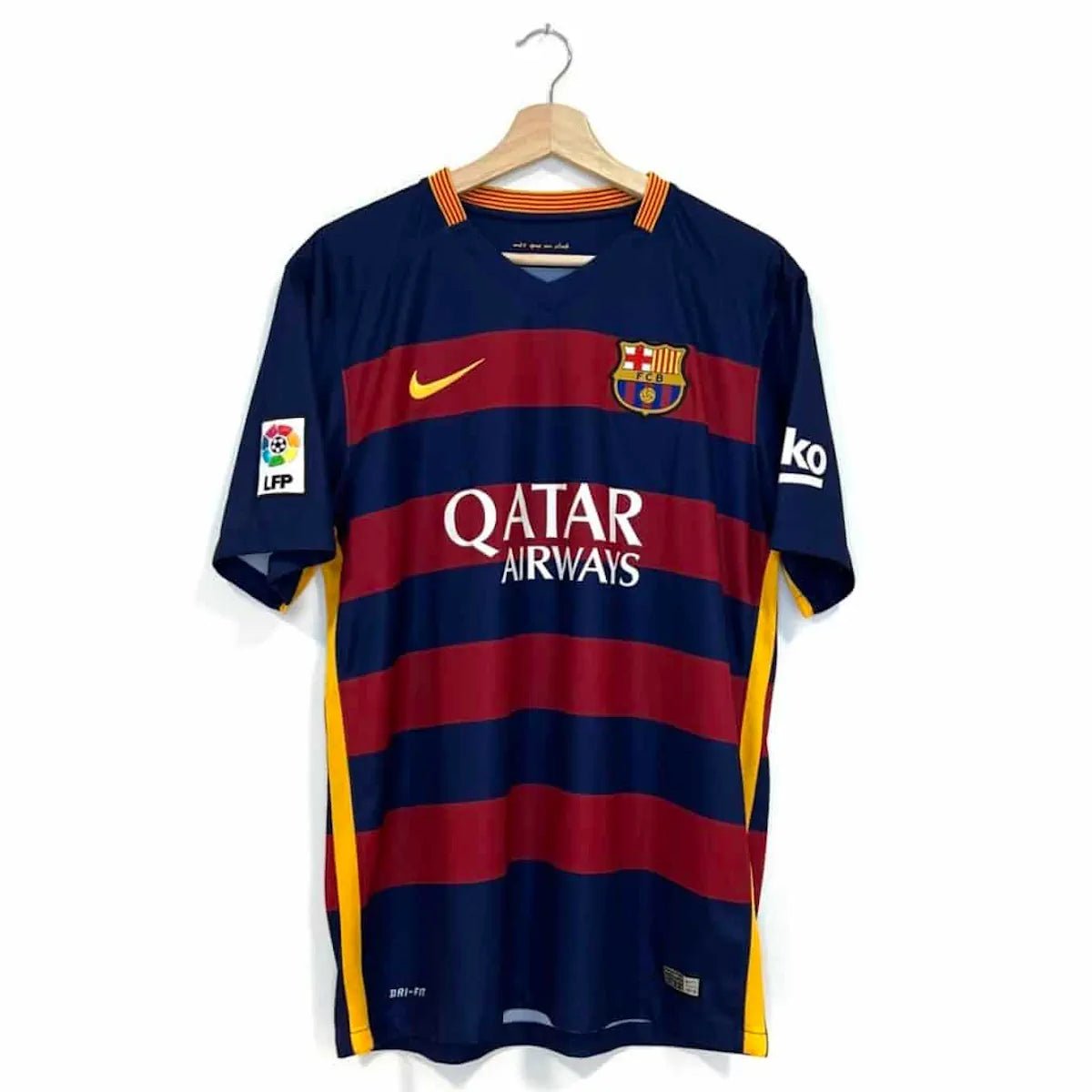 2015/16 Barcelone Domicile - Suárez 9 (L) - Iconic Football Shop
