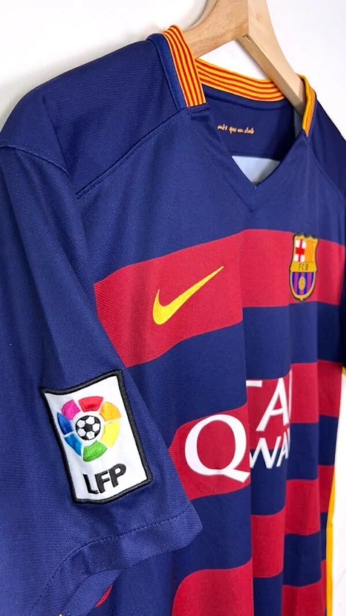 2015/16 Barcelone Domicile - Suárez 9 (M) - Iconic Football Shop