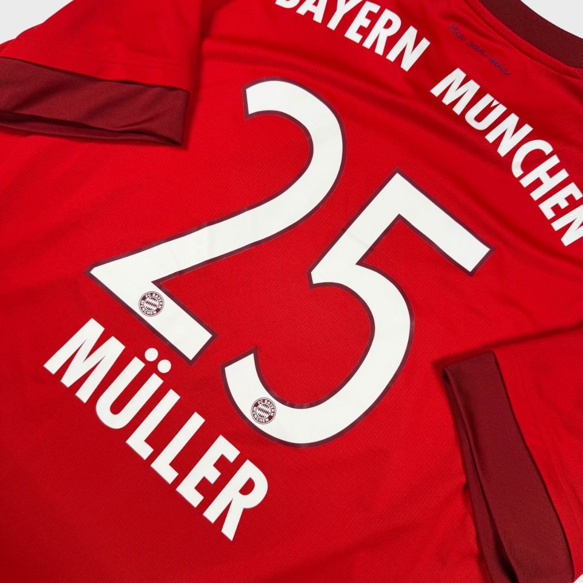 2015/16 Bayern Munich Domicile - Müller 25 (XL) - Iconic Football Shop