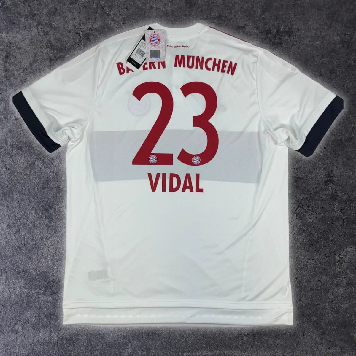 2015/16 Bayern Munich Extérieur - Vidal 23 (XL) - Iconic Football Shop