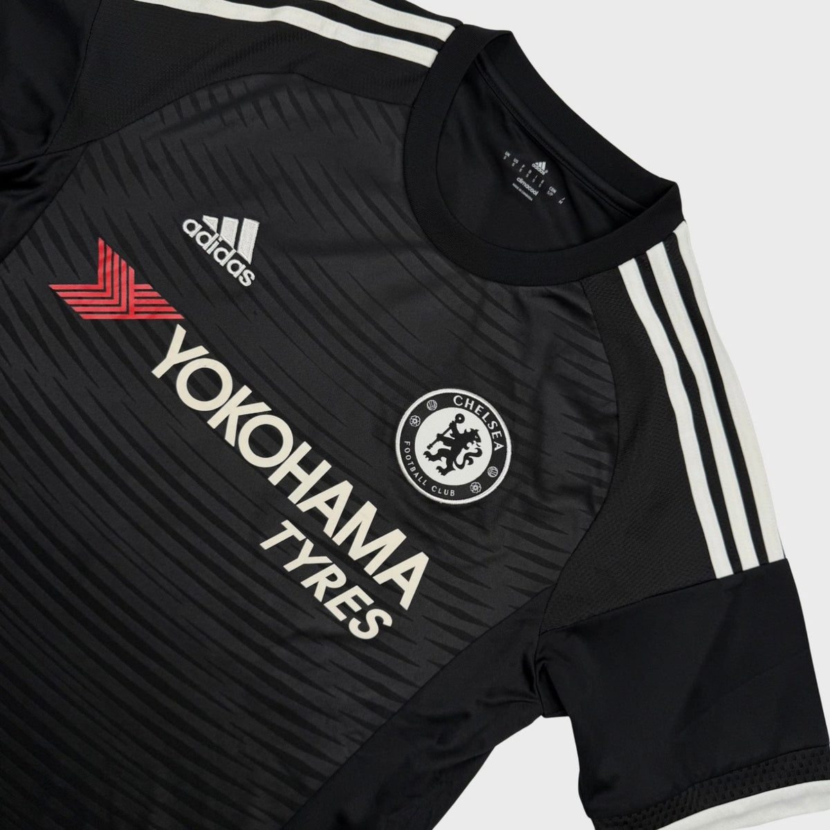 2015/16 Chelsea Third - Willian 22 (S) - Iconic Football Shop