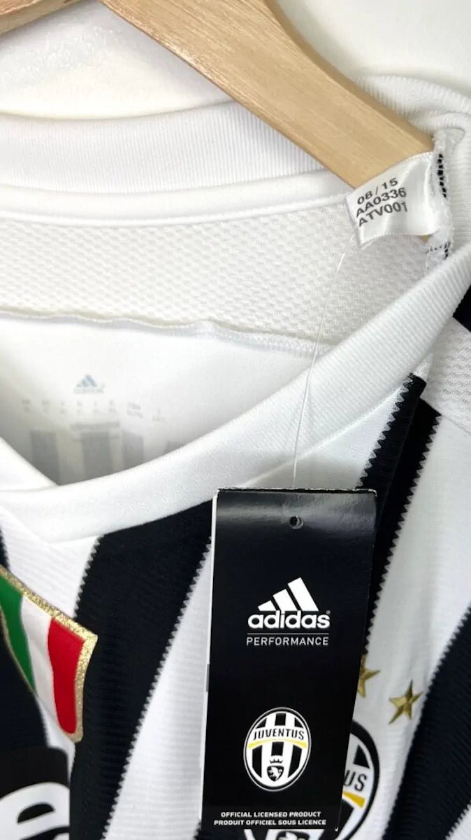 2015/16 Juventus Domicile - Bonucci 19 (XL) - Iconic Football Shop
