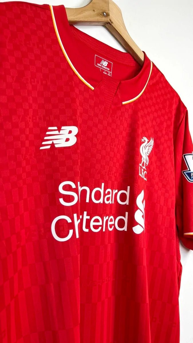 2015/16 Liverpool Domicile - Benteke 9 (L) - Iconic Football Shop