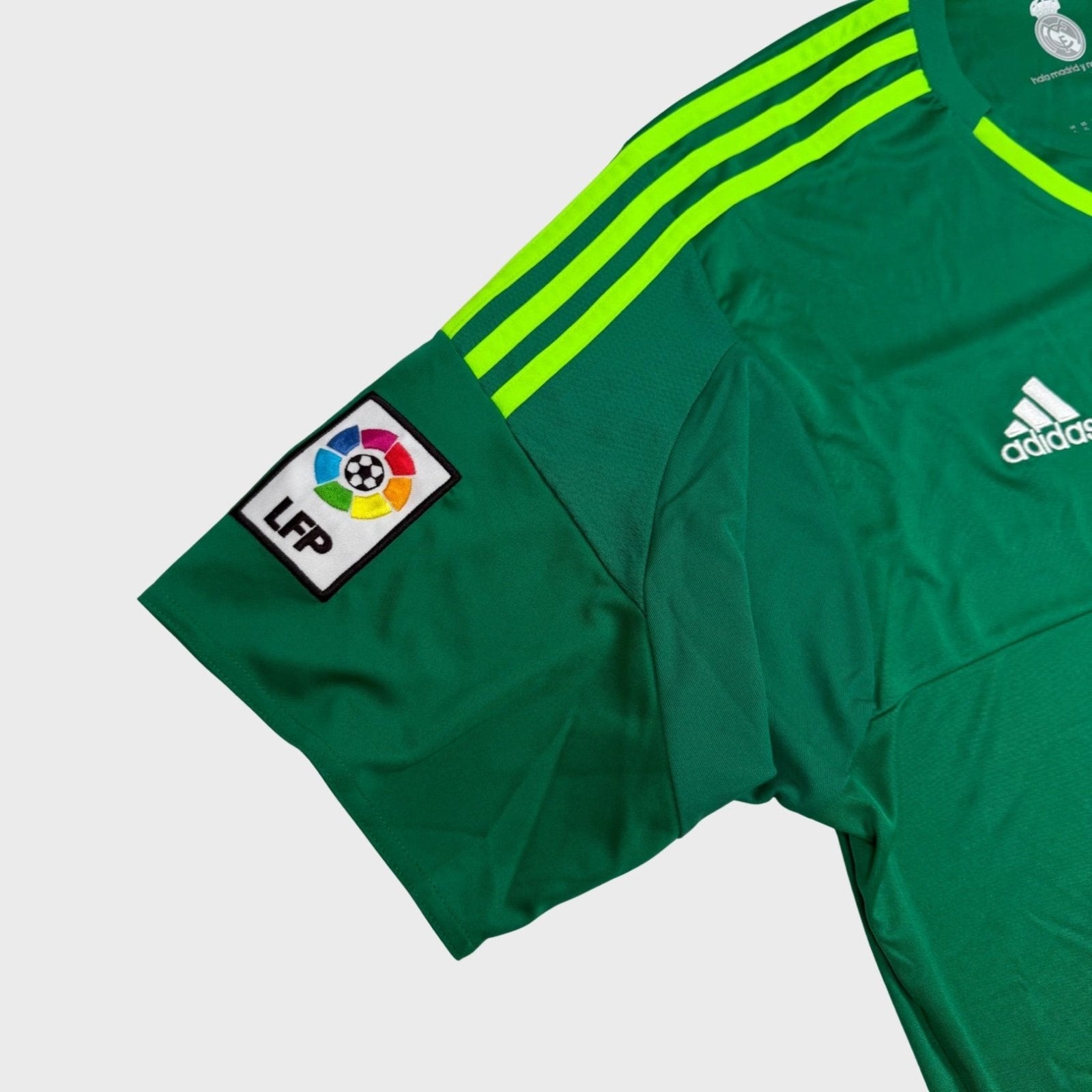 2015/16 Real Madrid Goal Keeper (XL) - Iconic Football Shop