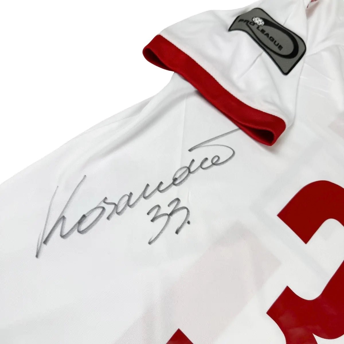 2015/16 Standard de Liège Extérieur - Kosanovic 33 *PRÉPARÉ / PORTÉ / SIGNÉ*(XL) - Iconic Football Shop