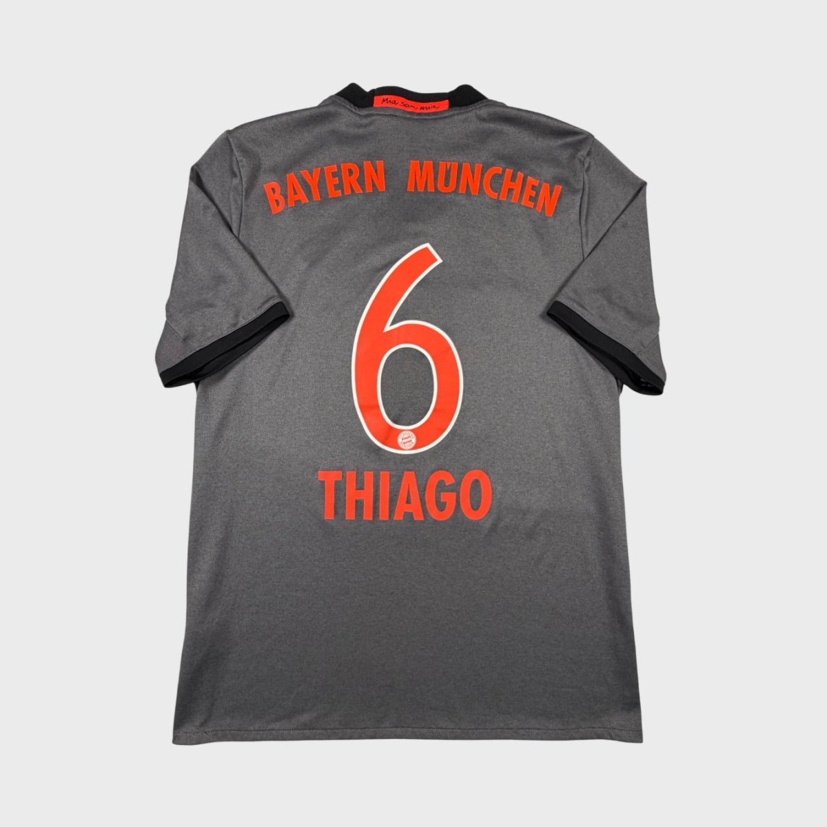 2016/17 Bayern Munich Extérieur - Thiago 6 (15/16a) - Iconic Football Shop