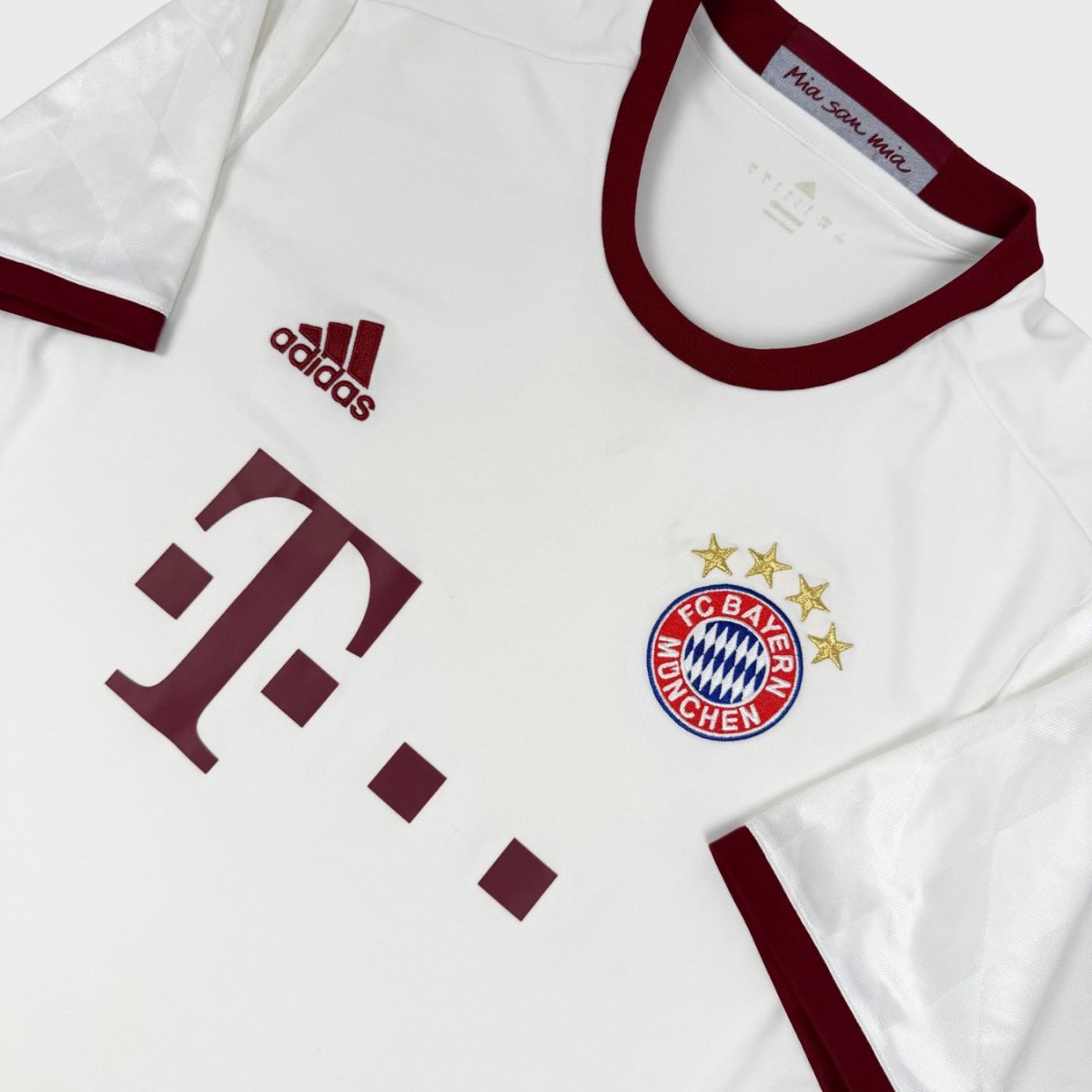 2016/17 Bayern Munich Third (L) - Iconic Football Shop