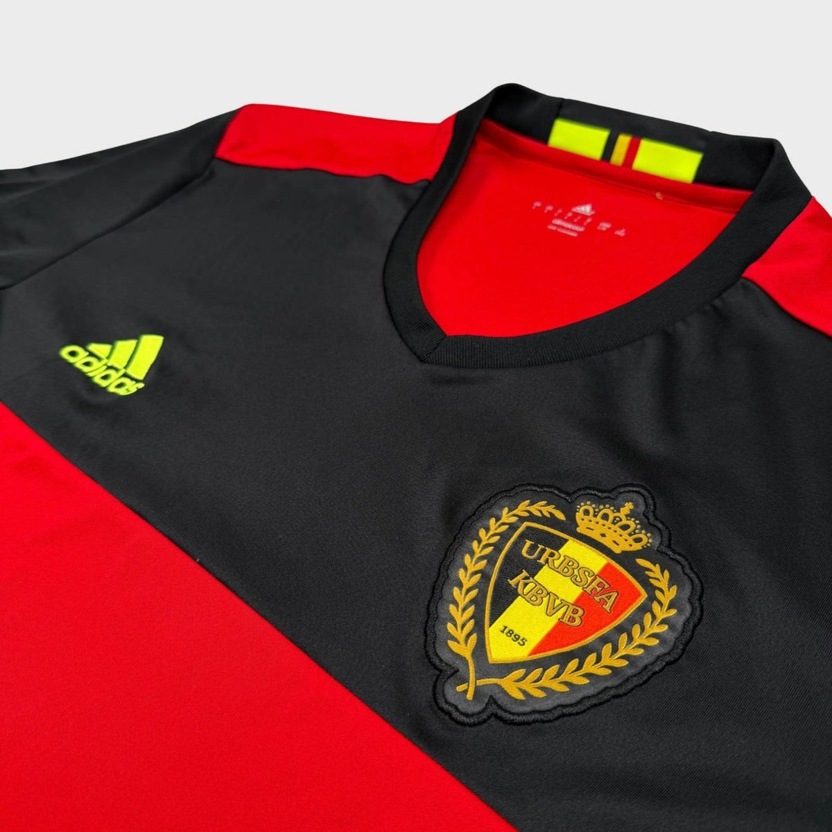 2016/17 Belgique Domicile (L) - Iconic Football Shop